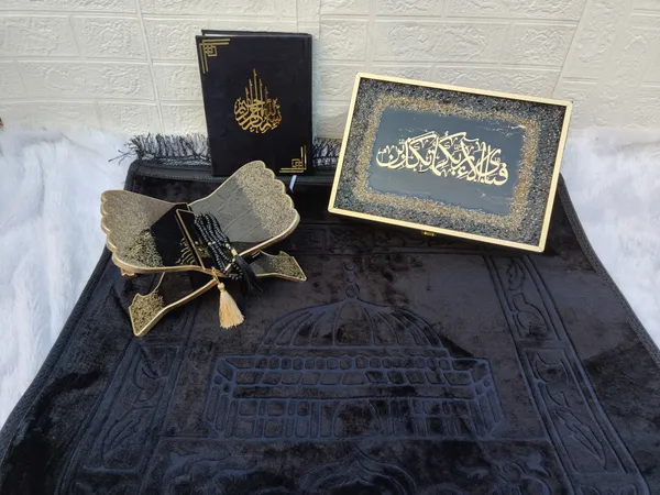 Sawab-e-Jariyah Premium Set – Black & Gold Quran Gift Hamper