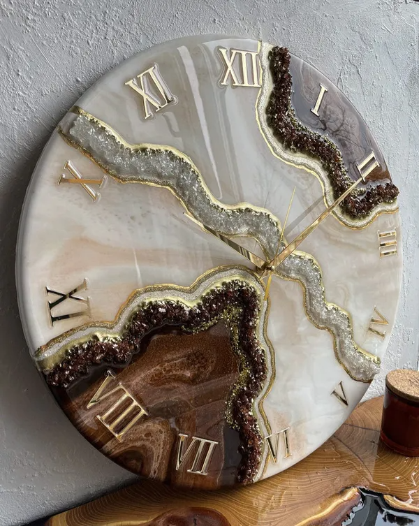 Amber Stone – Handcrafted Resin Wall Clock