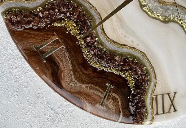 Amber Stone – Handcrafted Resin Wall Clock